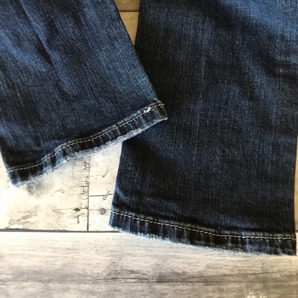 Miss Me Signature Cropped Embellished Jeans - 1067 - Picture 7 of 8